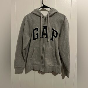 Gap spell out full size size small